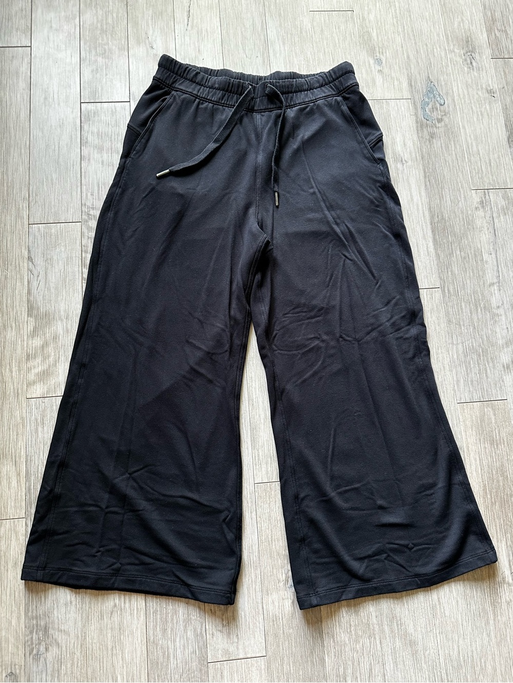 Lululemon Athletica‎ Black Cropped Wide-Leg Pants Size 9